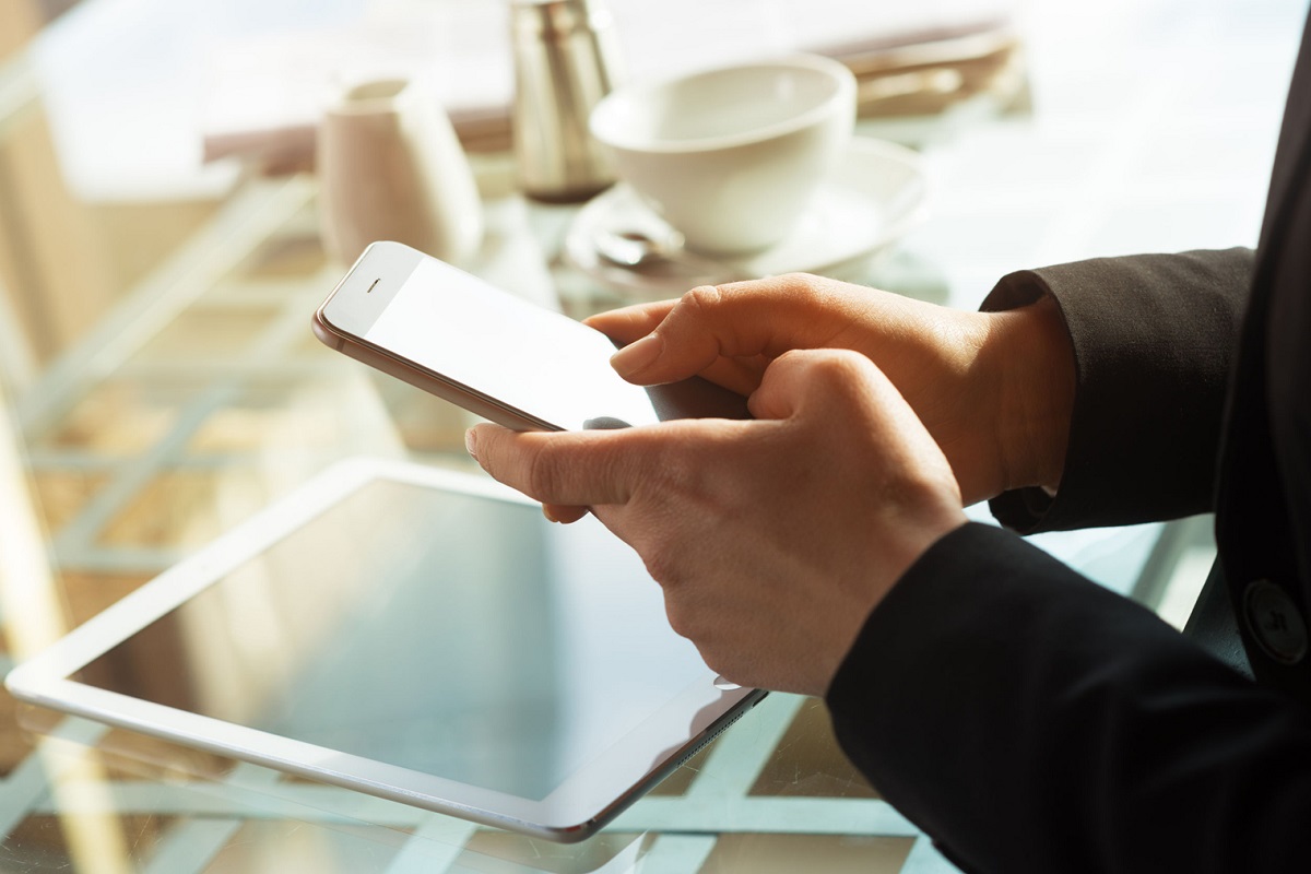 tablette et téléphone